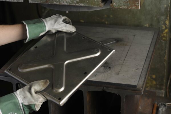 3D laser cutting